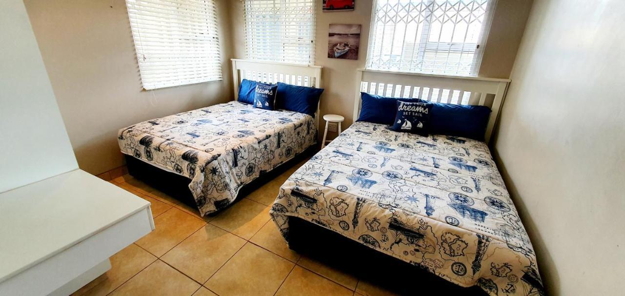 Apartment La 12 - 9 Sleeper - Stylish & Sophisticated! Margate